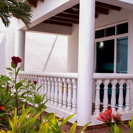 Hotel Aria Manzanillo Картахена Экстерьер фото